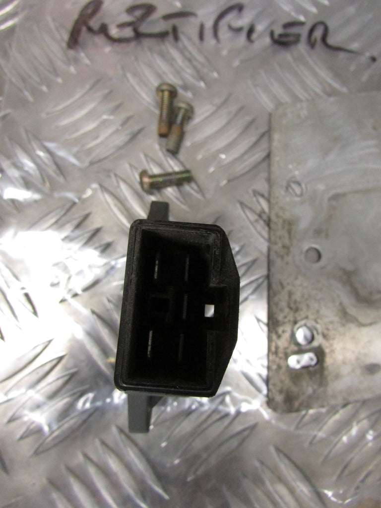 Honda CB600F CBF 600, 1991 Regulateur RECTIFIER regulator,