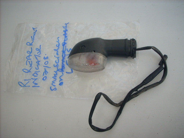 Yamaha YZF R1 2007-2008 4C8 07-08 Clignotant, , arriere droite, lentille est lég