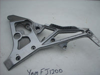 Yamaha FJ 1200 92 (91/93) 3WX Platine pour repose pied droit, FOOT REST HANGER r