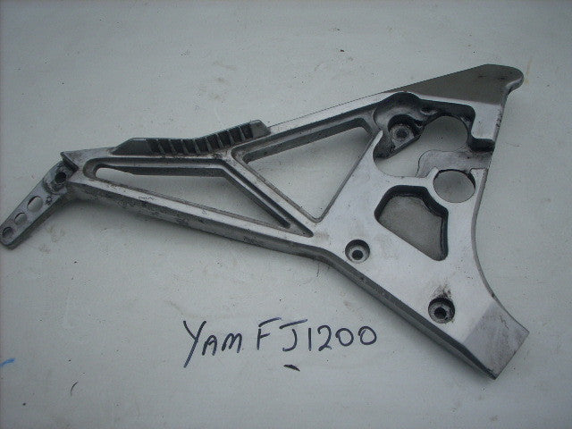 Yamaha FJ 1200 92 (91/93) 3WX Platine pour repose pied gauche FOOT REST HANGER l