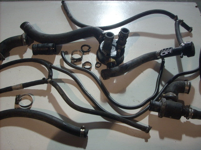 Aprilia RSV Tuono Racing 1000R mille Factory 2004 ok 03/05 durite d'eau , tube d