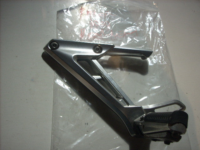 Yamaha Fazer FZS FZ 1000 2001/2005 5LV Platine et repose pied gauch, FOOT REST H