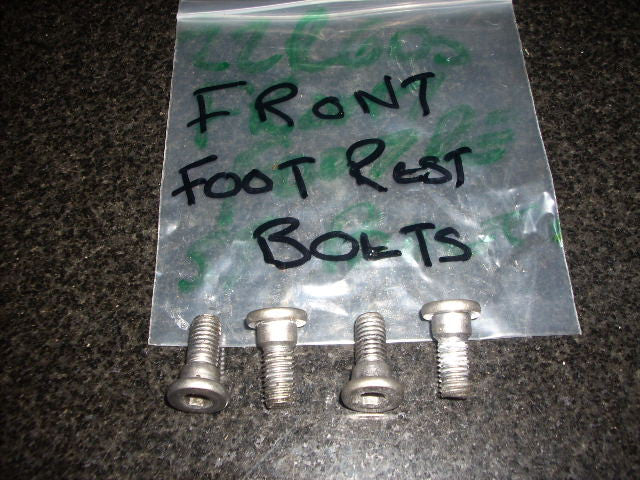 2004 Kawasaki ZZR 600 ZX E11, vis platine repose pied avant FOOT REST FIXING SCR