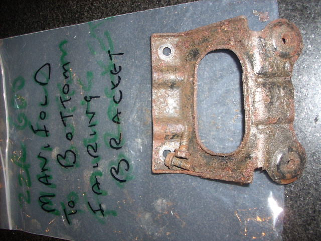 2004 Kawasaki ZZR 600 ZX E11, attache de pot ar arrier rear exhaust bracket