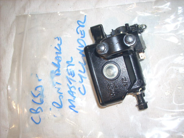 2015 Honda CB650F ABS , ok 14/15 maitre-cylindre de frein AV sans levier, FRONT