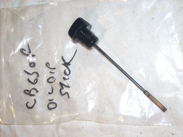2015 Honda CB650F ABS , ok 14/15 jauge d'huile oil dip stick fill plug