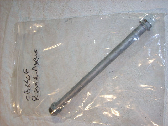 2015 Honda CB650F ABS , ok 14/15 Axe de rue arrier, rear wheel axle, spindle,