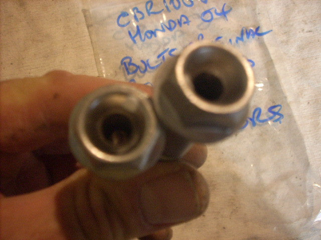 Honda CBR1000RR  CBR 1000 RR 04 05 06 07 engine frame bolts vis cadre moteur