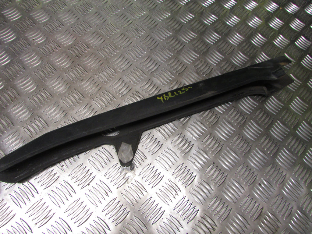 Yamaha YBR 125 2010>2016 Injection,GARDE chaine ,,chain guard