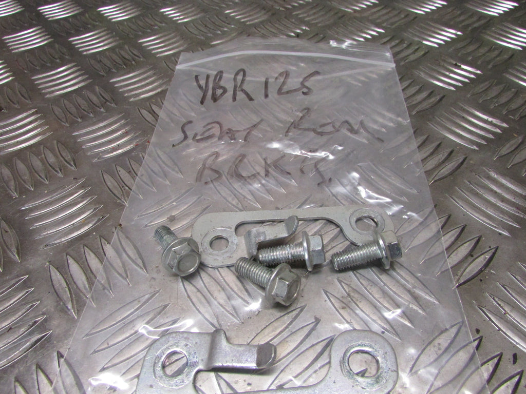 Yamaha YBR 125 2010>2016 Injection, fixation de sous le siège,,under seat bracke
