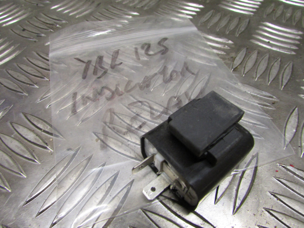 Yamaha YBR 125 2010>2016 Injection,RELAIS clignotant ,Relay- flasher indicators