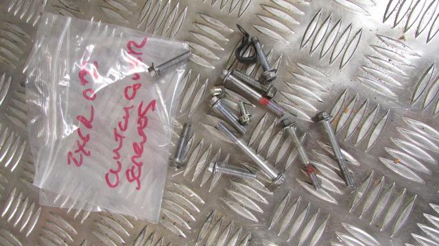 KAWASAKI NINJA ZX6R ZX-6R J1 J2 2000/2 VIS Ecrou Goujon de fixation carter d'emb