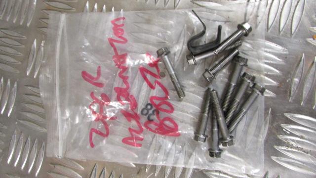 KAWASAKI NINJA ZX6R ZX-6R J1 J2 2000/2 ,VIS Ecrou Goujon de fixation pour la car