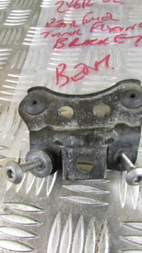 KAWASAKI NINJA ZX6R ZX-6R J1 J2 2000/2 VIS Ecrou Goujon de fixation de le reserv