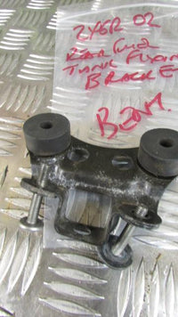 KAWASAKI NINJA ZX6R ZX-6R J1 J2 2000/2 VIS Ecrou Goujon de fixation de le reserv