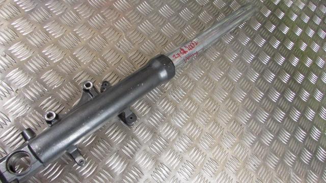 * KAWASAKI NINJA ZX6R ZX-6R J1 J2 2000/2 ,fourches avant droit, , FRONT RIGHT FO