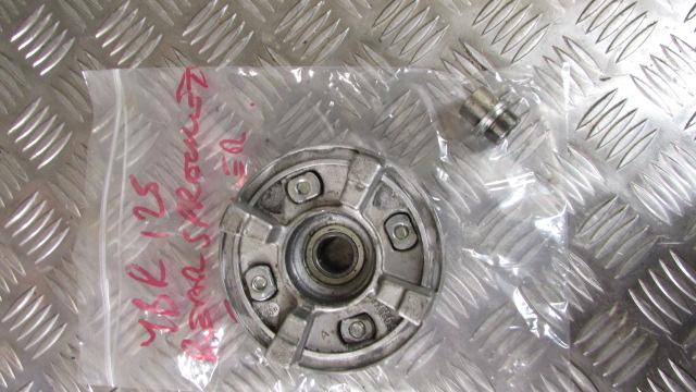 Yamaha YBR 125 2011, 2010>17 ,réglage de la roue arrière, ,rear wheel adjusters