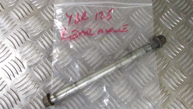 Yamaha YBR 125 2011, 2010>17 ,Axe de rue arrier,,rear wheel axle, spindle,