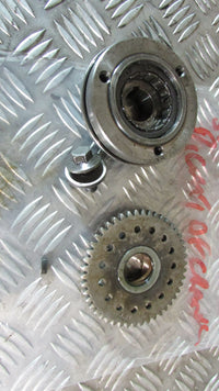 Yamaha Fazer FZS 600 2000 (1998/2003) RJ021 Engrenage primaire, pignon situé à d