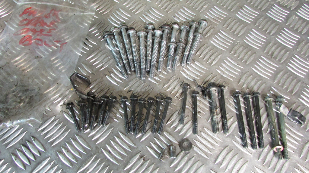 Yamaha Fazer FZS 600 2000 (1998/2003) RJ021 Vis pour carter de vilebrequin ,Bolt