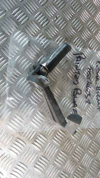 Yamaha Fazer FZS 600 2000 (1998/2003) RJ021 repose pied et platine AR gauche,arr