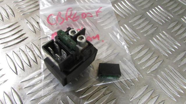 Honda CBR600F5 01-07 , RELAI RELAIS DEMARREUR PRINCIPAL ET BOITIER FUSIBLE,,ENGI