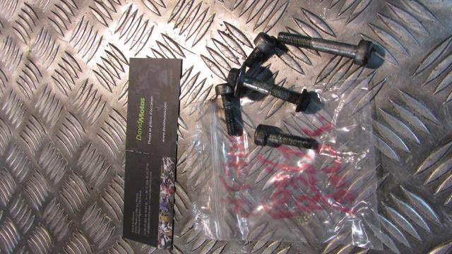 Honda NT V 650 DEAUVILLE RC47E 98>05 vis platine repose pied ,FOOT REST FIXING S