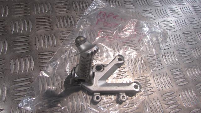 Aprilia Tuono V4 R ABS 2011 Platine et repose pied droite avant pilot, foot rest