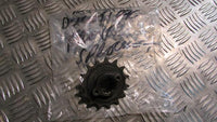 Ducati 696 Monster, pignon avant et écrou de fixation,front sprocket and securin