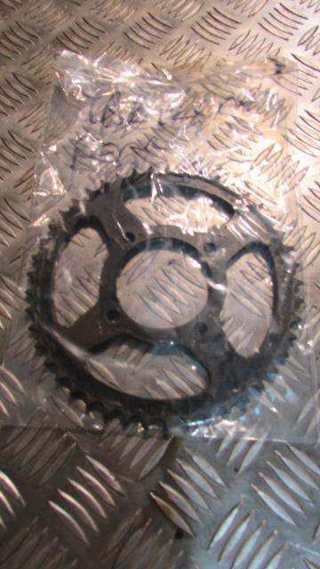 Yamaha YBR 125 2008, 2005>17 ,PIGNON AR , REAR SPROCKET