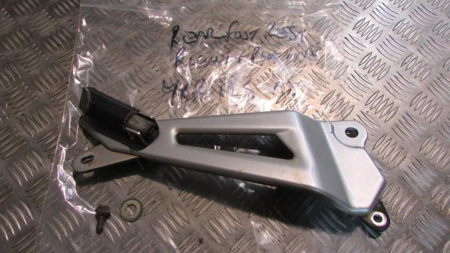 Yamaha YBR 125 2008, 2005>17 Platine et repose pied droite AR,arriere, passager,