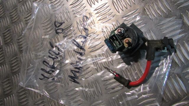 Yamaha YBR 125 2008, 2005>17 , RELAI RELAIS DEMARREUR PRINCIPAL ET BOITIER FUSIB