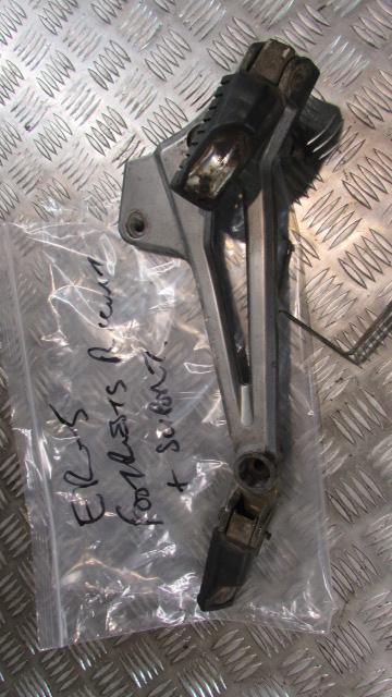 Kawasaki ER5 E3, 1999, Platine et repose-pieds droite, foot rests & hanger plate