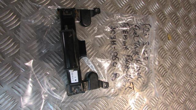 Yamaha FZ1 RN16 2008, (06>14)VIS Ecrou Goujon de fixation de le reservoir d esse