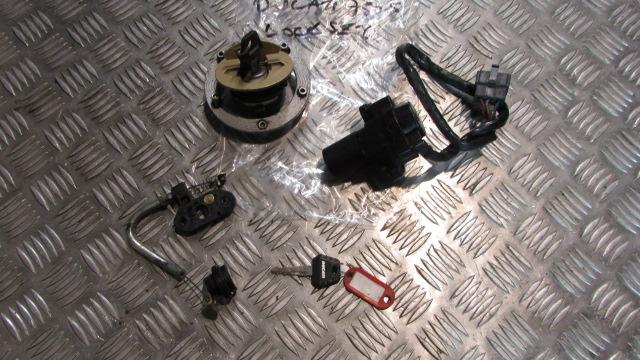 Ducati 750 SS ie 99>03 900 SS,kit serrure , avec bouchon de réservoir, serrure d