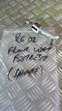 Yamaha YZF R6 99-02 5EB repose pied AV GAUCHE,, foot rest front left ,, Fußraste