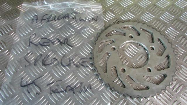 Honda Africa Twin 750 RD07 1993 (93-95),PIGNON AR , REAR SPROCKET ,45 dents/teet