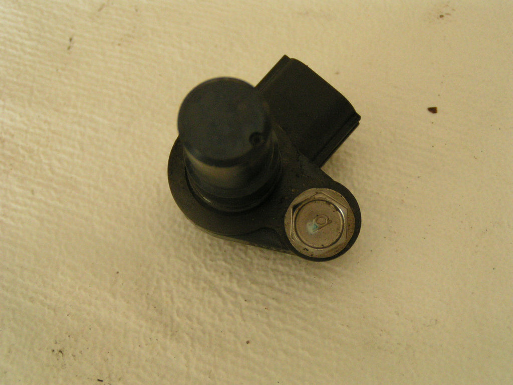 Kawasaki ZX6R ZX636 05 06 C1H C6F ,captor vitesse, speedo sensor, fits on top of