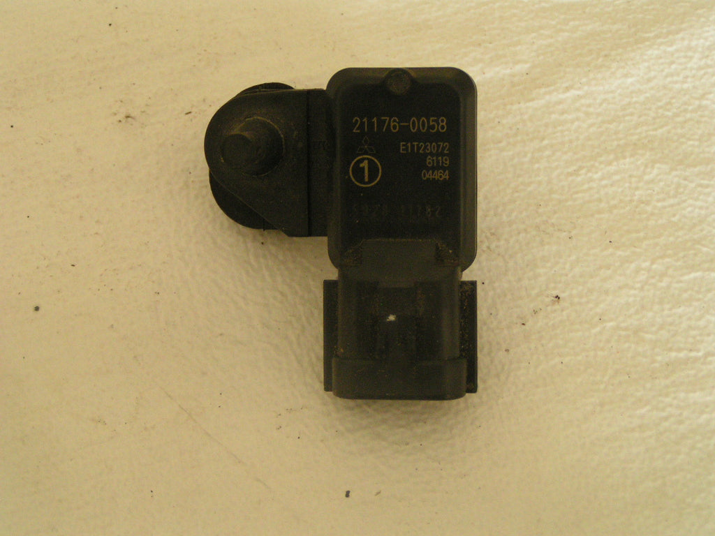 Kawasaki ZX6R ZX636 05 06 C1H C6F ,Captor ,ZX6R ZX10R ZX14 R MAP Sensor 21176-00