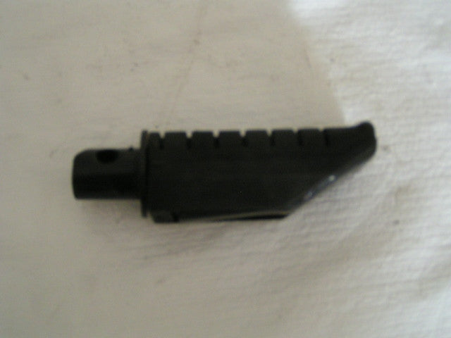 Honda DEAUVILLE  NT700VA NTV700 repose pied AR gouche,arriere,, passanger foot r