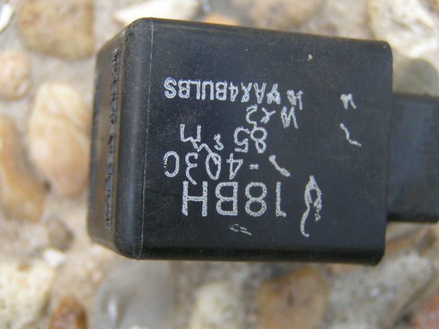 FZ6 S2 Clignotant RELAI RELAIS, relay, indicator FE21 18BH ( x2)