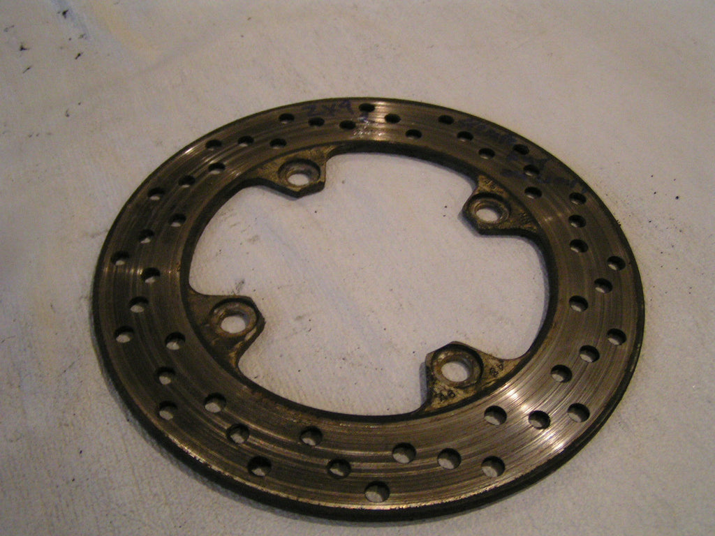 Kawasaki ZX9R 99 C2,  disque de frein arriere droite, mais sur la limite d'usure