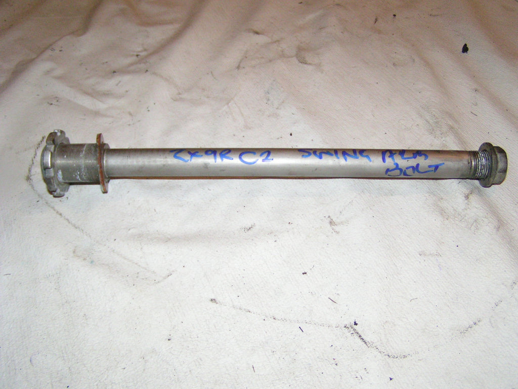 Kawasaki ZX9R 99 C2,  Vis pour Bra Osciliant axe, REAR SWINGING ARM BOLT , Swing