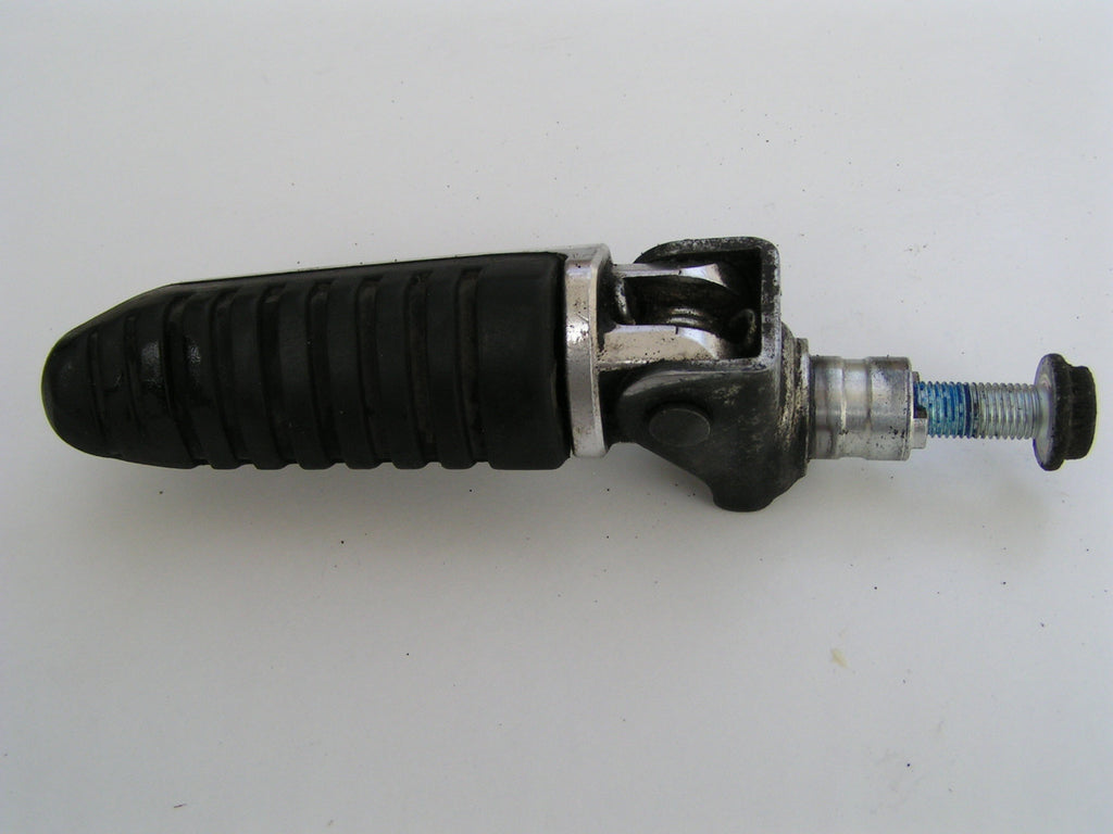 Bandit 1250 K9,repose pied AV droit,,foot rest front right , Fußrastenanlage