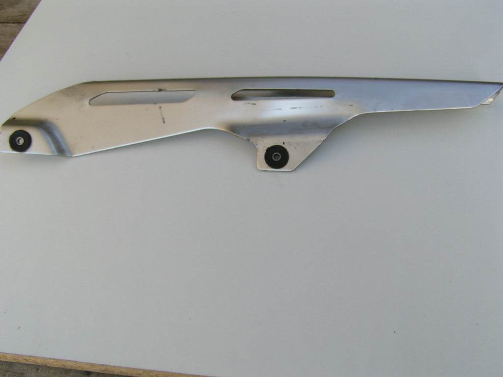 Bandit 1250 K9,GARDE chaine , ,chain guard bit scratched but ok