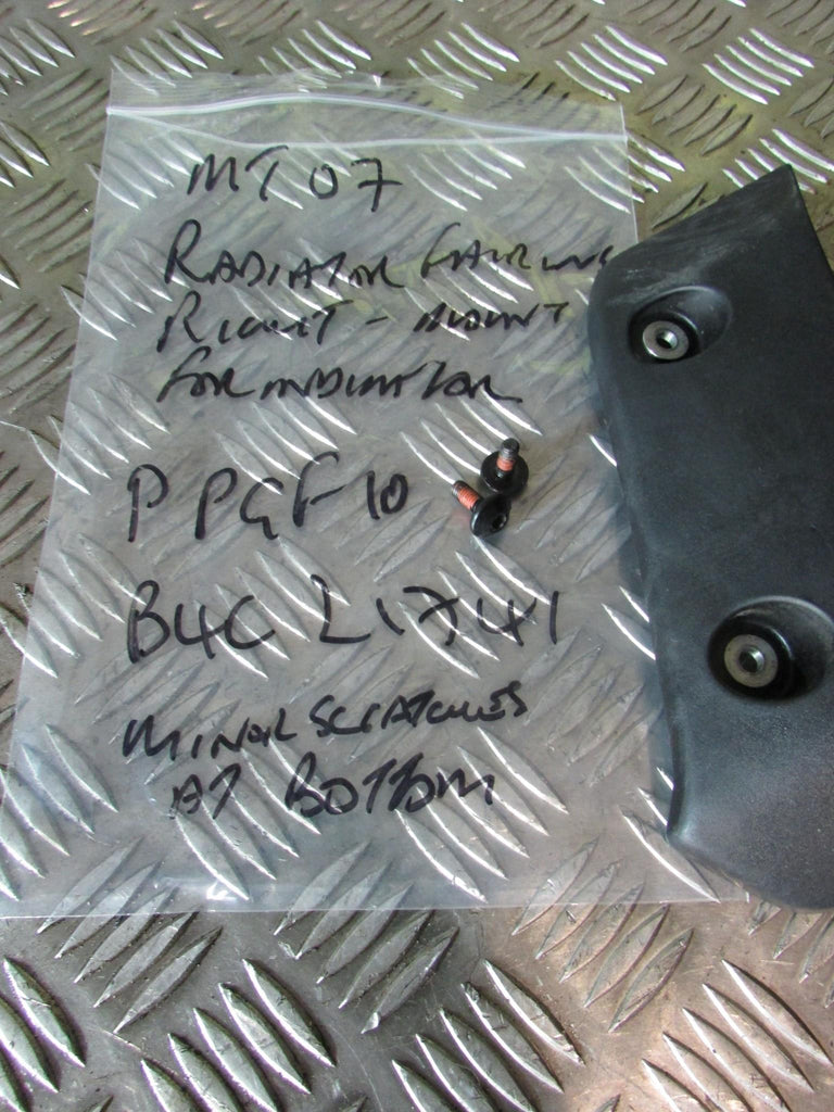 Yamaha MT-07, 2018>19, Tracer ,Trim for radiator right, fairing Habillages carre