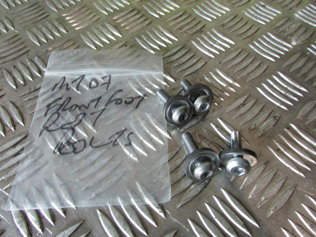 Yamaha MT-07, 2018>19, Tracer FOOT REST FIXING SCREWS FRONTvis platine repose pi