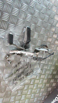 Yamaha Fazer FZS 600 2002 RJ21 Platine et repose pied droit,et frein arrière ,,F