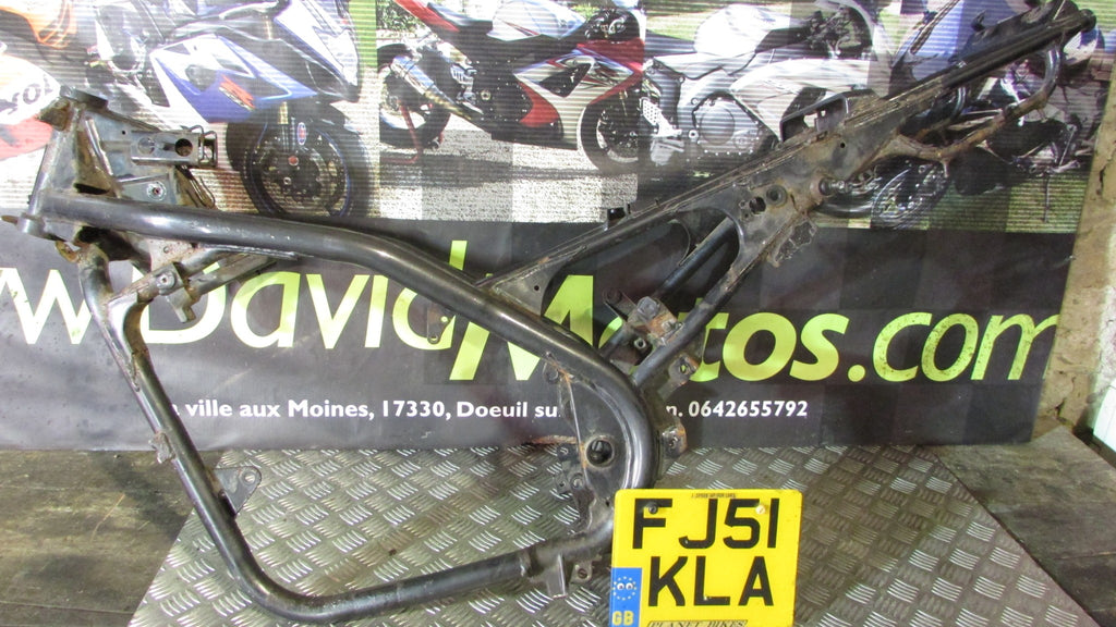 Kawasaki ER 5 500 2001 cadre anglaise sans carte gris,frame was cat N, strait an