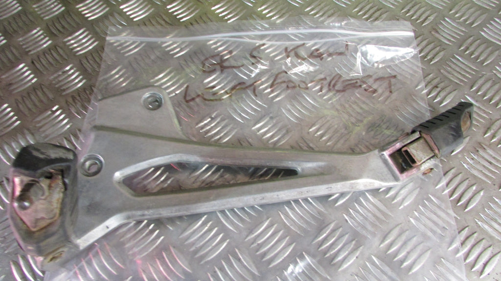 Kawasaki ER 5 500 2001 Platine et repose-pieds gauche, foot rests & hanger plate